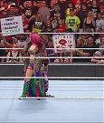 WWE_RAW_30th_May_2022_720p_WEBRip_h264_mp4_000512478.jpg