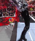 WWE_RAW_30th_May_2022_720p_WEBRip_h264_mp4_000603369.jpg