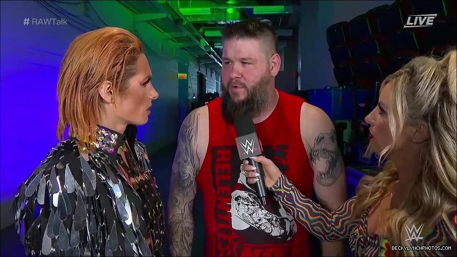 WWE_Raw_Talk_2022_05_30_720p_WEB_h264-HEEL_mp4_000894988.jpg