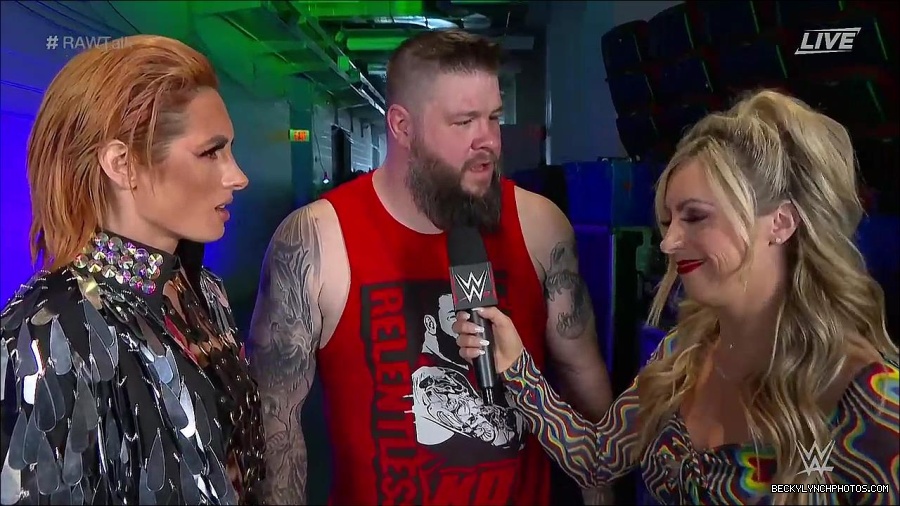 WWE_Raw_Talk_2022_05_30_720p_WEB_h264-HEEL_mp4_000901788.jpg