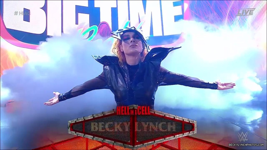 WWE_Hell_In_A_Cell_2022_720p_WEB_h264-HEEL_mp4_000550821.jpg