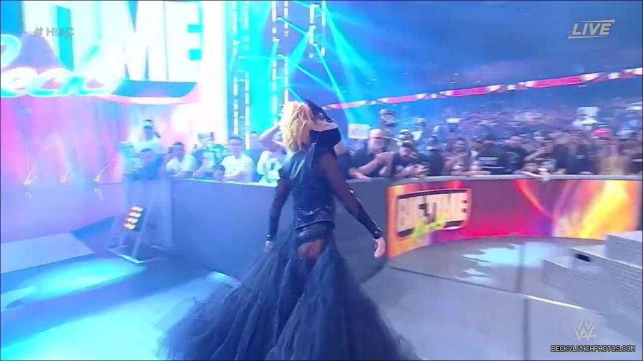 WWE_Hell_In_A_Cell_2022_720p_WEB_h264-HEEL_mp4_000560021.jpg