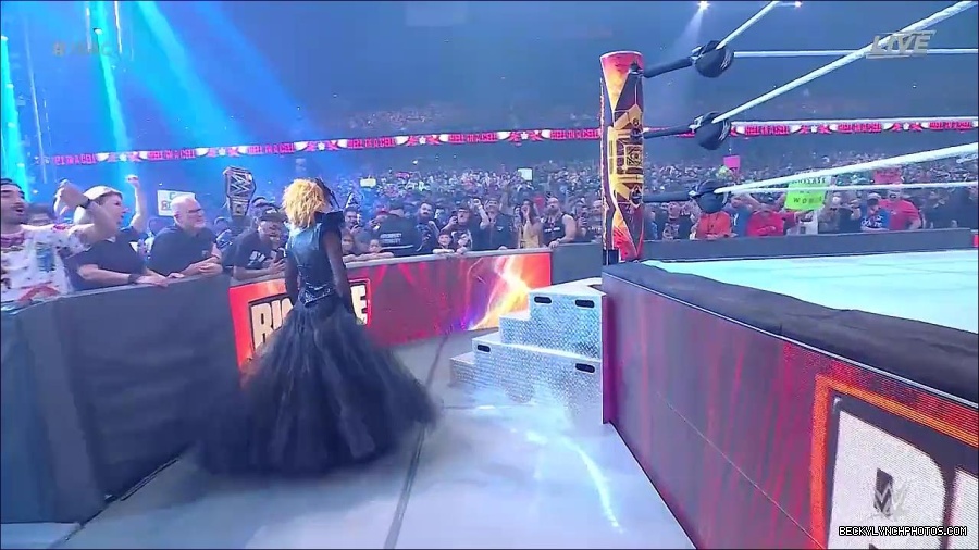 WWE_Hell_In_A_Cell_2022_720p_WEB_h264-HEEL_mp4_000561621.jpg
