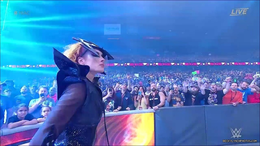 WWE_Hell_In_A_Cell_2022_720p_WEB_h264-HEEL_mp4_000565221.jpg