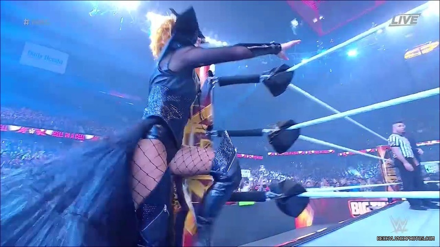 WWE_Hell_In_A_Cell_2022_720p_WEB_h264-HEEL_mp4_000567221.jpg