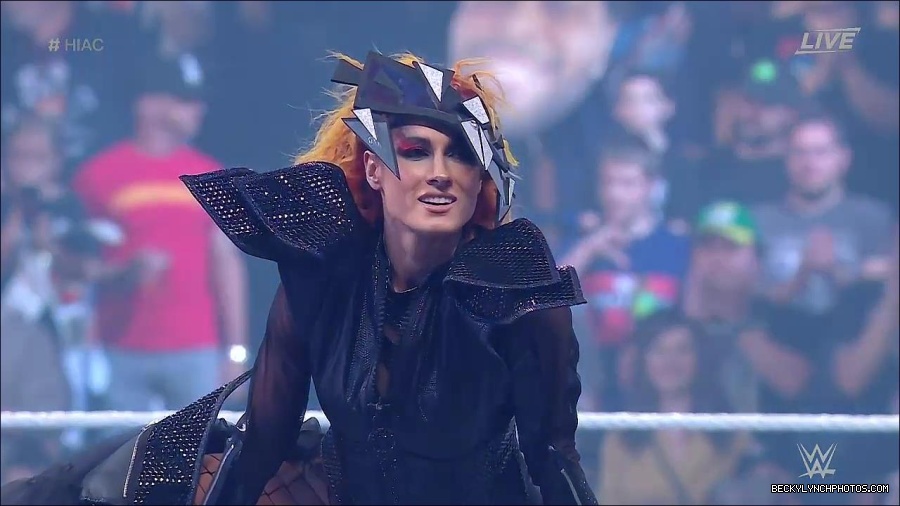 WWE_Hell_In_A_Cell_2022_720p_WEB_h264-HEEL_mp4_000579221.jpg