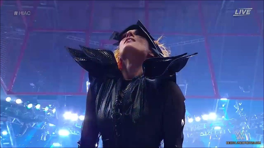 WWE_Hell_In_A_Cell_2022_720p_WEB_h264-HEEL_mp4_000588821.jpg
