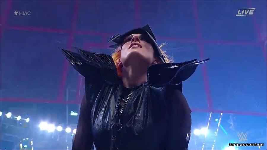 WWE_Hell_In_A_Cell_2022_720p_WEB_h264-HEEL_mp4_000589221.jpg