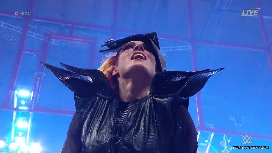 WWE_Hell_In_A_Cell_2022_720p_WEB_h264-HEEL_mp4_000590421.jpg