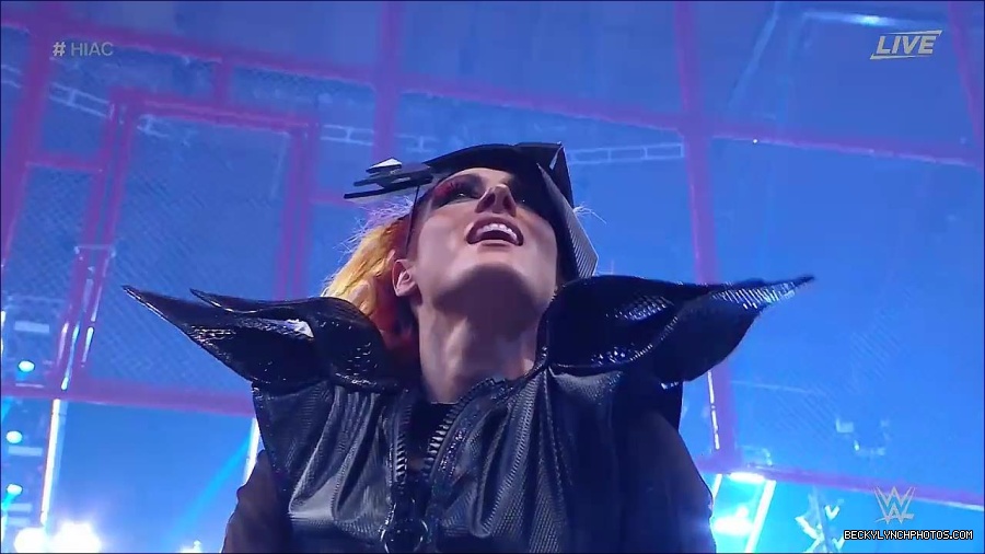 WWE_Hell_In_A_Cell_2022_720p_WEB_h264-HEEL_mp4_000590821.jpg