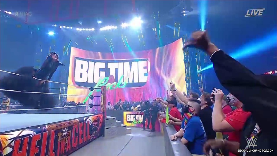 WWE_Hell_In_A_Cell_2022_720p_WEB_h264-HEEL_mp4_000599221.jpg