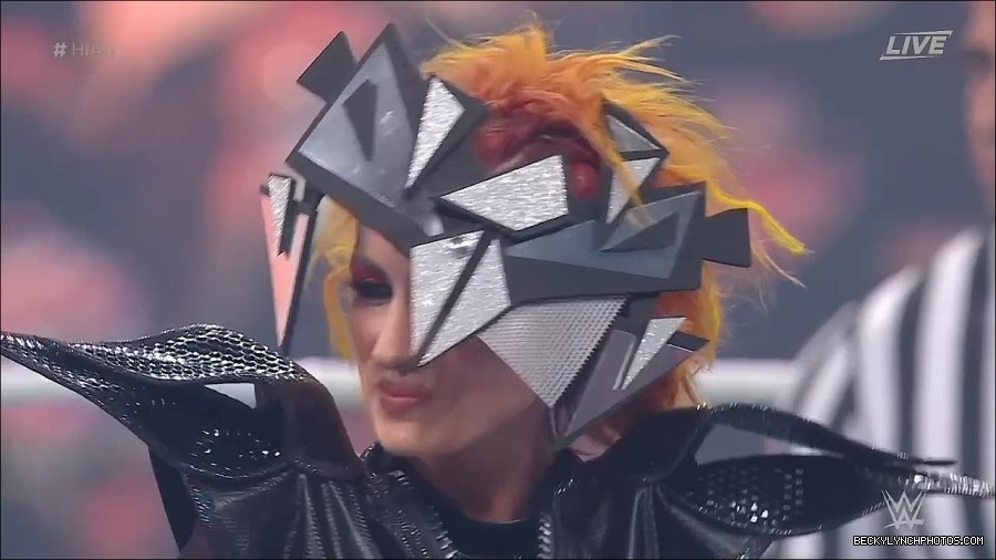 WWE_Hell_In_A_Cell_2022_720p_WEB_h264-HEEL_mp4_000614421.jpg