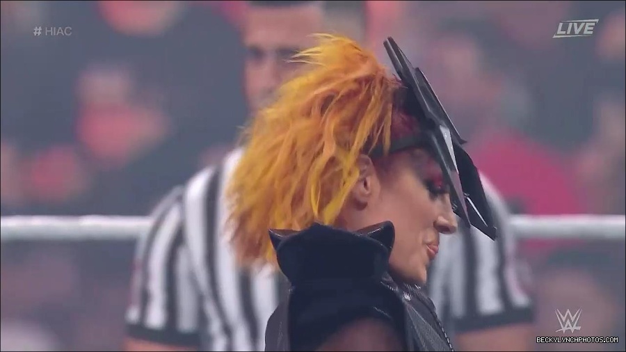 WWE_Hell_In_A_Cell_2022_720p_WEB_h264-HEEL_mp4_000616021.jpg
