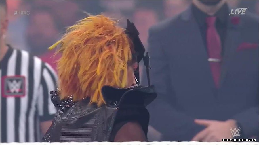 WWE_Hell_In_A_Cell_2022_720p_WEB_h264-HEEL_mp4_000616821.jpg