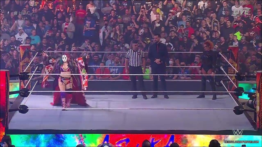 WWE_Hell_In_A_Cell_2022_720p_WEB_h264-HEEL_mp4_000665621.jpg