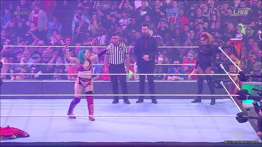 WWE_Hell_In_A_Cell_2022_720p_WEB_h264-HEEL_mp4_000688021.jpg