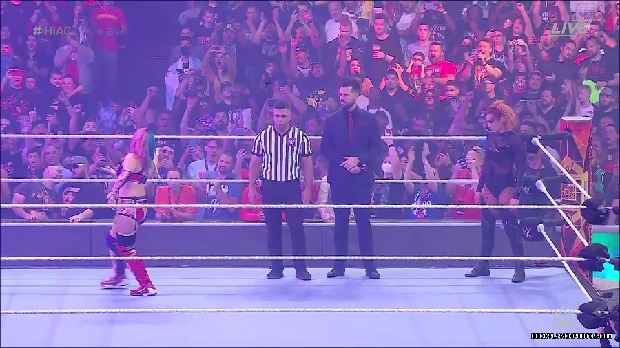 WWE_Hell_In_A_Cell_2022_720p_WEB_h264-HEEL_mp4_000691621.jpg