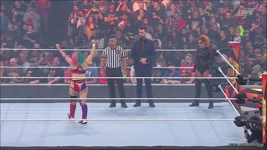 WWE_Hell_In_A_Cell_2022_720p_WEB_h264-HEEL_mp4_000697621.jpg