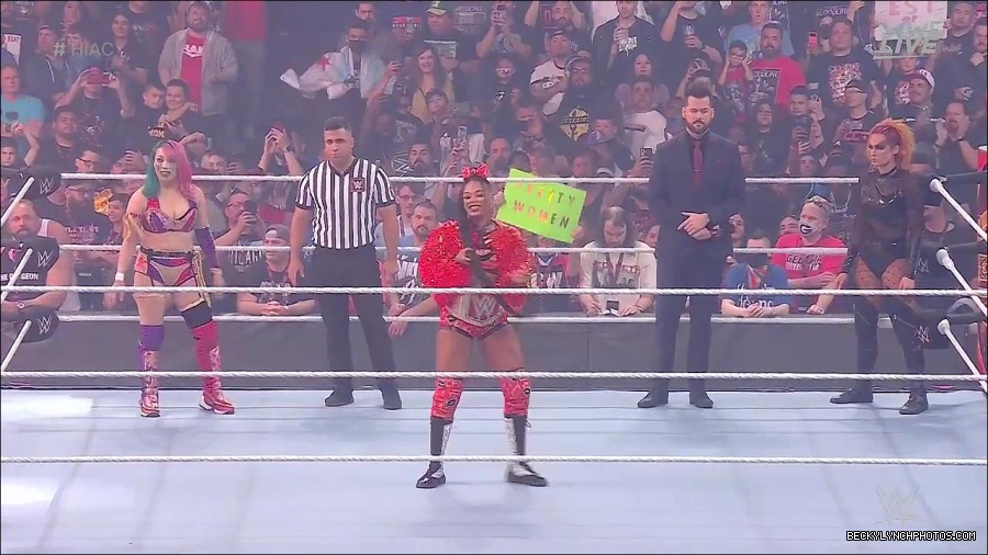 WWE_Hell_In_A_Cell_2022_720p_WEB_h264-HEEL_mp4_000749621.jpg