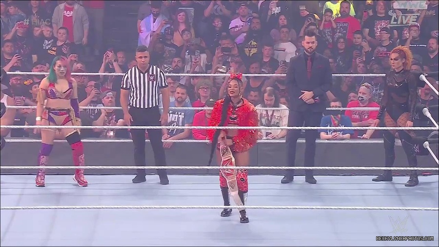 WWE_Hell_In_A_Cell_2022_720p_WEB_h264-HEEL_mp4_000752421.jpg