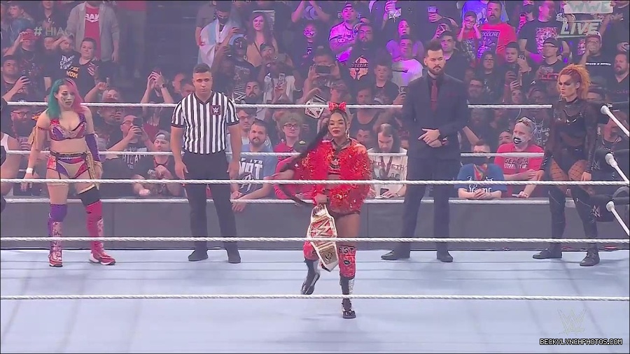 WWE_Hell_In_A_Cell_2022_720p_WEB_h264-HEEL_mp4_000752821.jpg