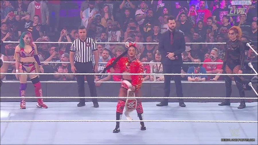 WWE_Hell_In_A_Cell_2022_720p_WEB_h264-HEEL_mp4_000753221.jpg
