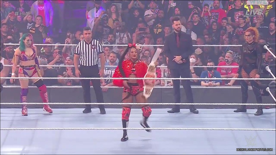 WWE_Hell_In_A_Cell_2022_720p_WEB_h264-HEEL_mp4_000753621.jpg