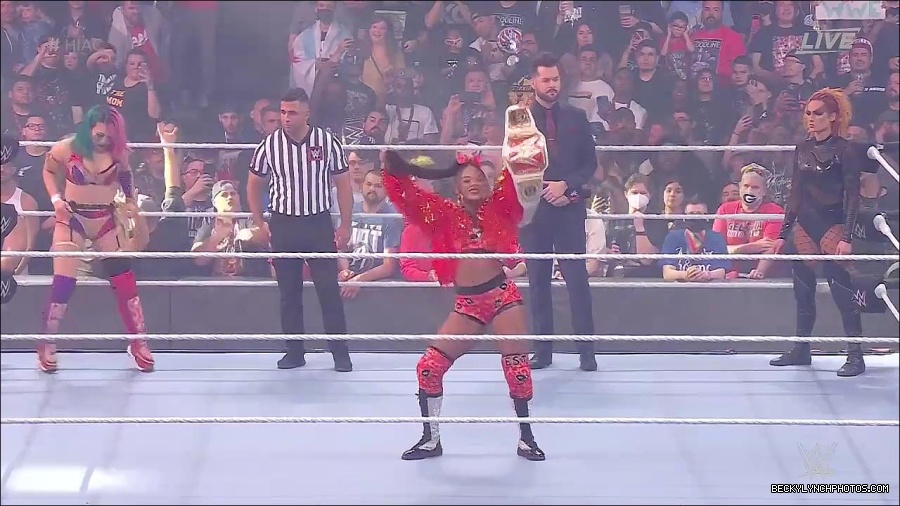 WWE_Hell_In_A_Cell_2022_720p_WEB_h264-HEEL_mp4_000756421.jpg