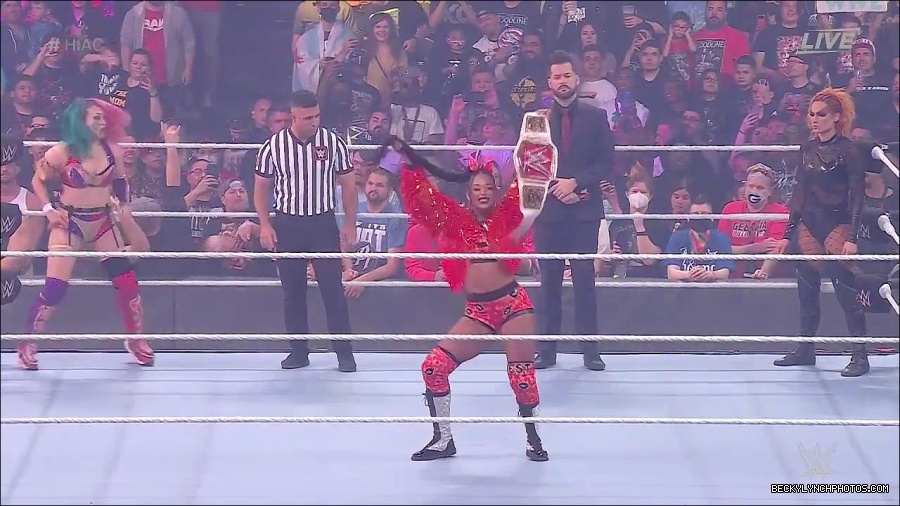 WWE_Hell_In_A_Cell_2022_720p_WEB_h264-HEEL_mp4_000757221.jpg
