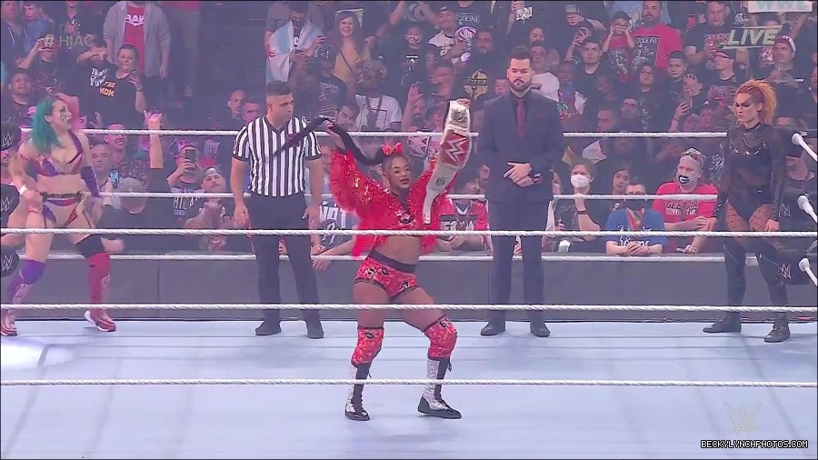 WWE_Hell_In_A_Cell_2022_720p_WEB_h264-HEEL_mp4_000758021.jpg