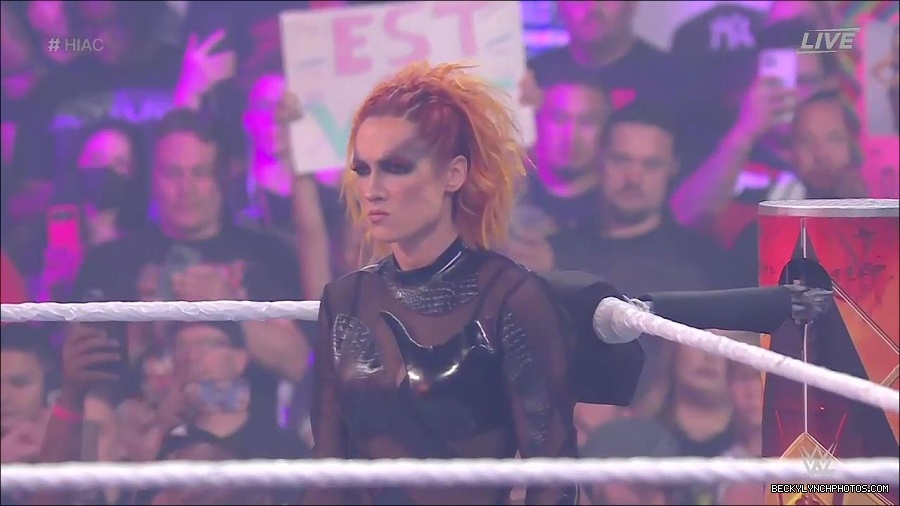 WWE_Hell_In_A_Cell_2022_720p_WEB_h264-HEEL_mp4_000759221.jpg