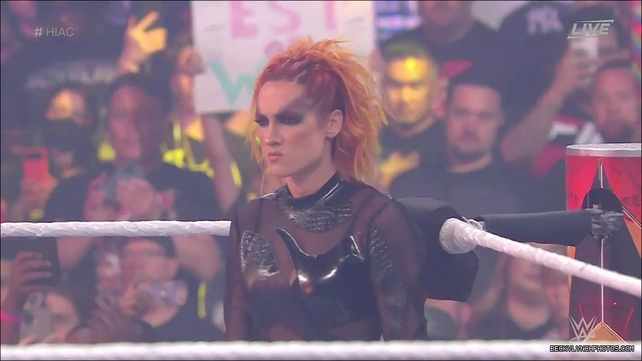 WWE_Hell_In_A_Cell_2022_720p_WEB_h264-HEEL_mp4_000759621.jpg