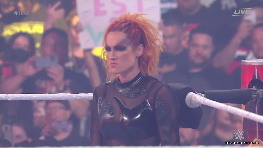 WWE_Hell_In_A_Cell_2022_720p_WEB_h264-HEEL_mp4_000760021.jpg
