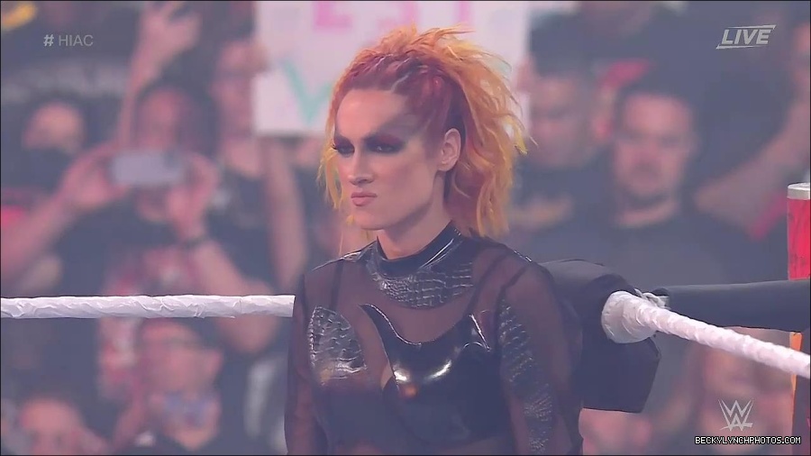 WWE_Hell_In_A_Cell_2022_720p_WEB_h264-HEEL_mp4_000760421.jpg