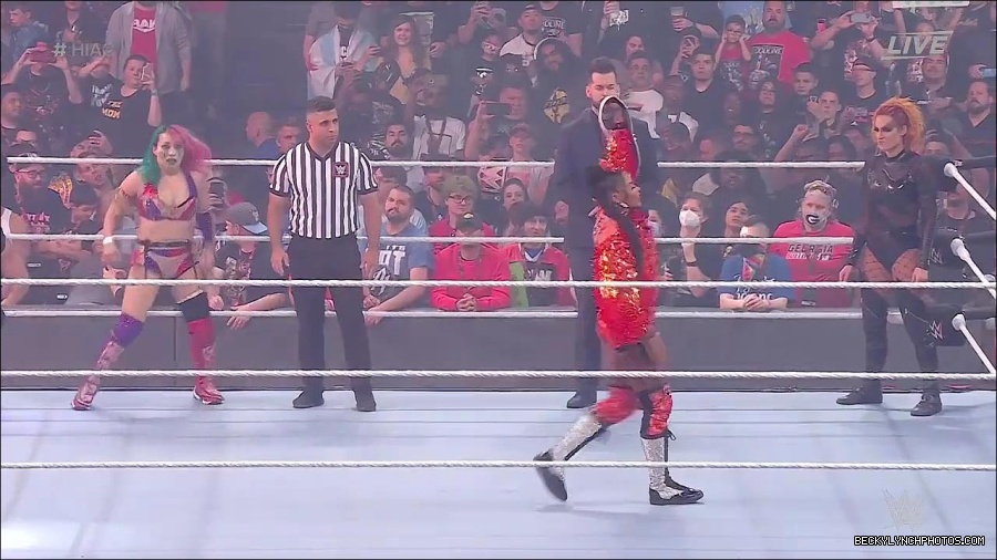 WWE_Hell_In_A_Cell_2022_720p_WEB_h264-HEEL_mp4_000760821.jpg