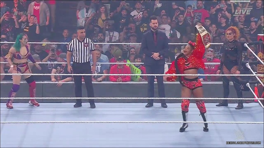 WWE_Hell_In_A_Cell_2022_720p_WEB_h264-HEEL_mp4_000761621.jpg