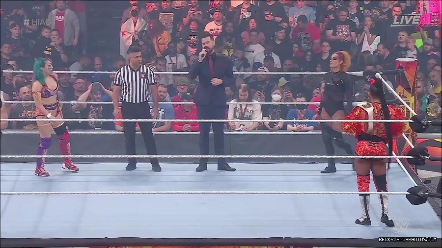 WWE_Hell_In_A_Cell_2022_720p_WEB_h264-HEEL_mp4_000768821.jpg