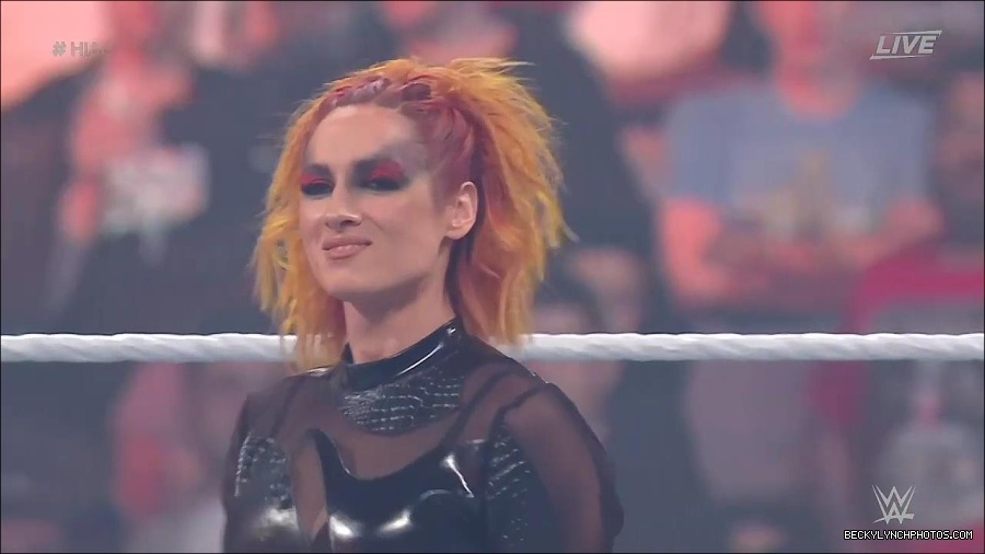WWE_Hell_In_A_Cell_2022_720p_WEB_h264-HEEL_mp4_000770821.jpg