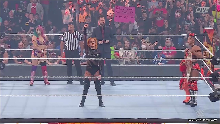WWE_Hell_In_A_Cell_2022_720p_WEB_h264-HEEL_mp4_000778421.jpg