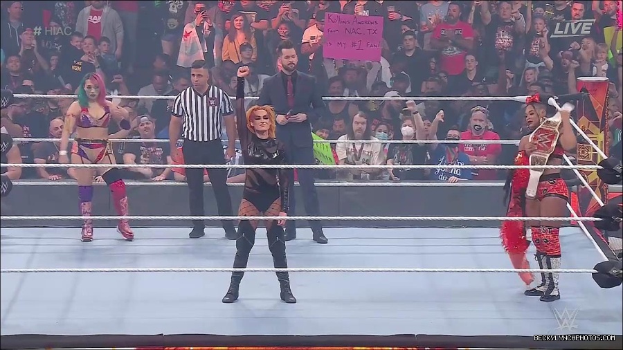 WWE_Hell_In_A_Cell_2022_720p_WEB_h264-HEEL_mp4_000778821.jpg