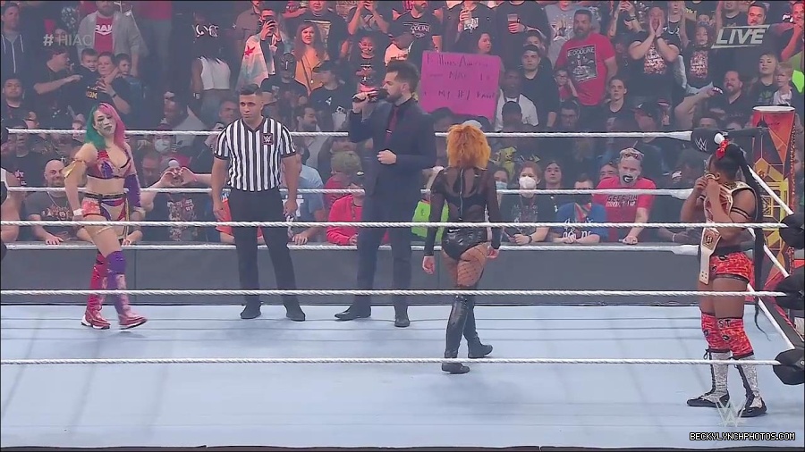 WWE_Hell_In_A_Cell_2022_720p_WEB_h264-HEEL_mp4_000784021.jpg