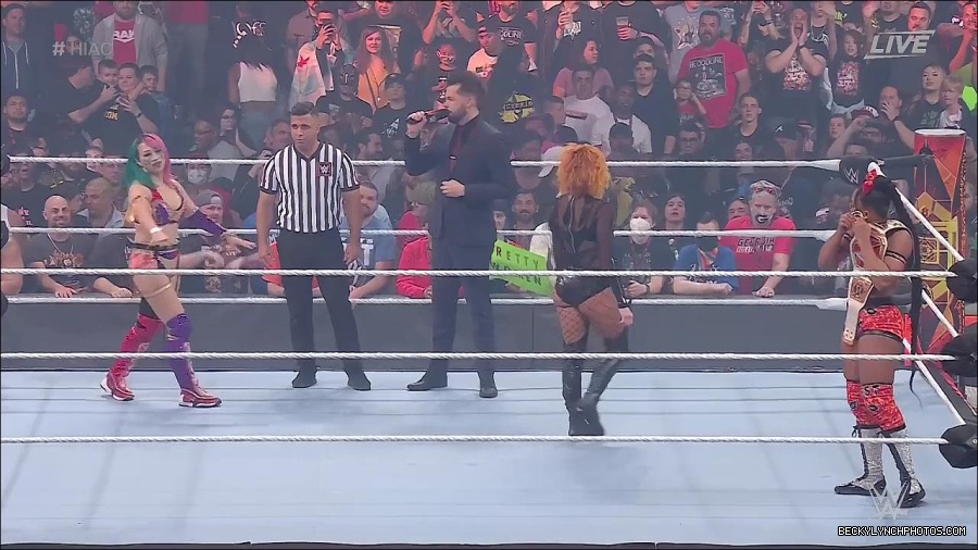 WWE_Hell_In_A_Cell_2022_720p_WEB_h264-HEEL_mp4_000784421.jpg