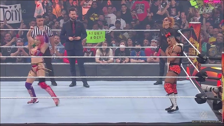 WWE_Hell_In_A_Cell_2022_720p_WEB_h264-HEEL_mp4_000792821.jpg