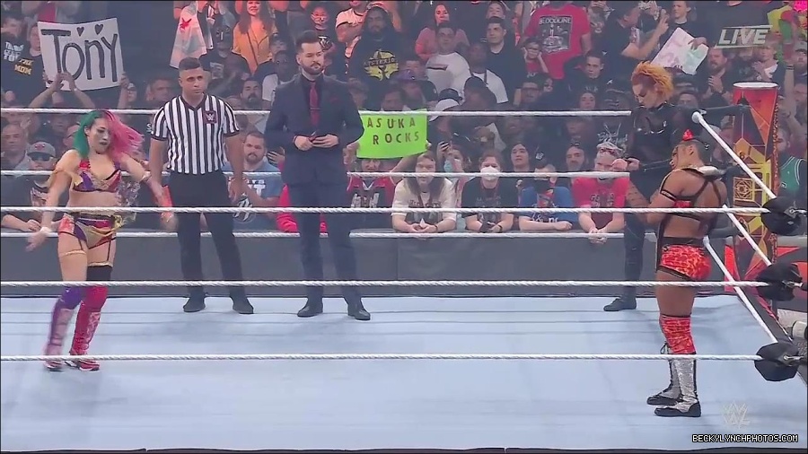 WWE_Hell_In_A_Cell_2022_720p_WEB_h264-HEEL_mp4_000793621.jpg