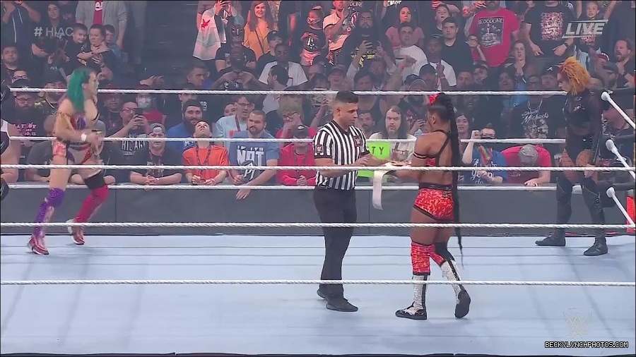 WWE_Hell_In_A_Cell_2022_720p_WEB_h264-HEEL_mp4_000816421.jpg