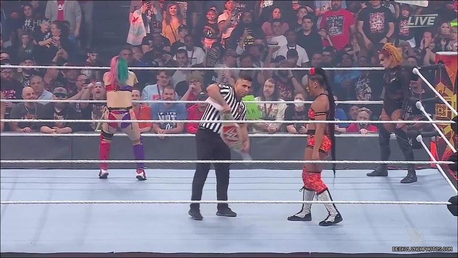 WWE_Hell_In_A_Cell_2022_720p_WEB_h264-HEEL_mp4_000818021.jpg
