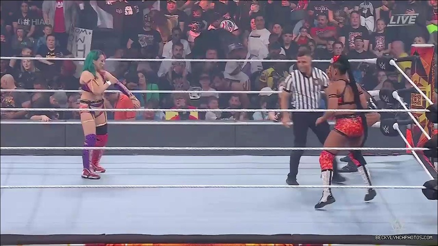 WWE_Hell_In_A_Cell_2022_720p_WEB_h264-HEEL_mp4_000828021.jpg