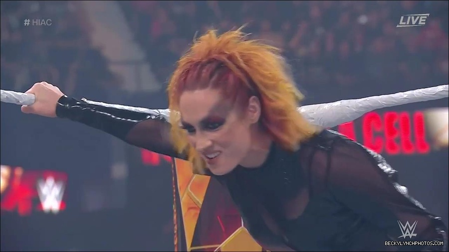 WWE_Hell_In_A_Cell_2022_720p_WEB_h264-HEEL_mp4_000832021.jpg