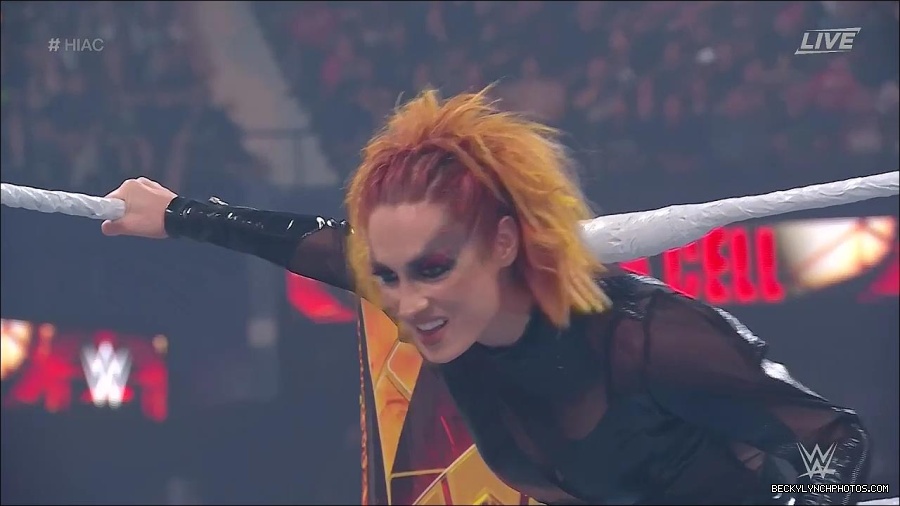 WWE_Hell_In_A_Cell_2022_720p_WEB_h264-HEEL_mp4_000832421.jpg