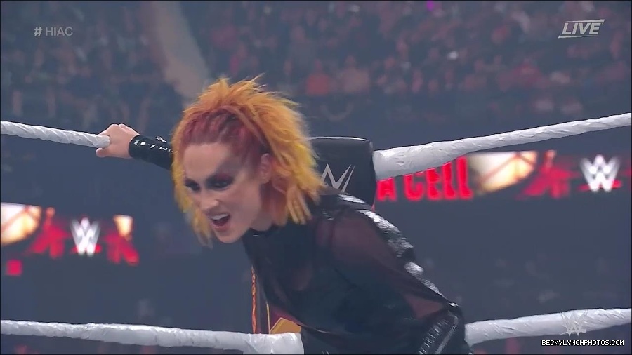 WWE_Hell_In_A_Cell_2022_720p_WEB_h264-HEEL_mp4_000832821.jpg